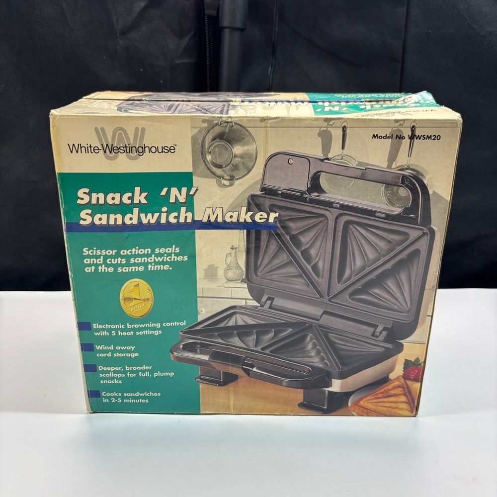 Westinghouse Snack N Sandwich Maker Non Stick Coated Seals Cuts new